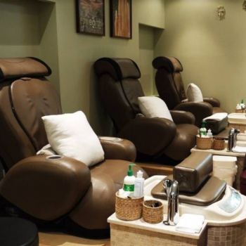 B.T. Nails and Spa Mount Pleasant Village BIA